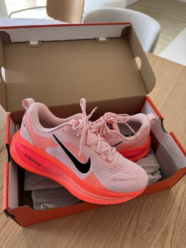 Nike Vomero 18 · Photo 2