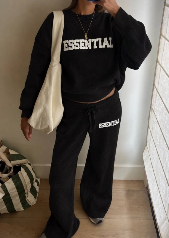 Essentials sweat suit · Photo 2