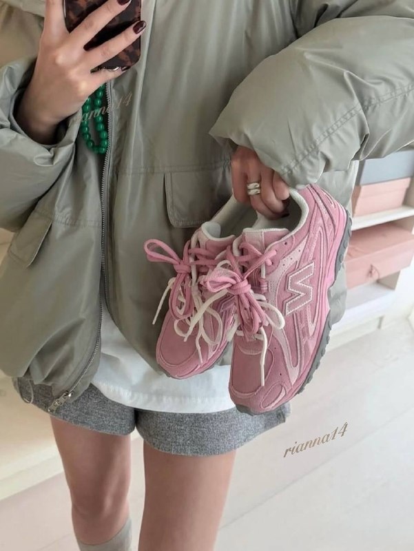 New Balance 204 L · Foto 2