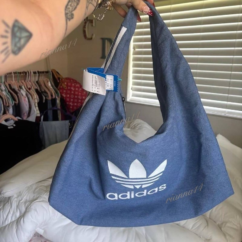 Adidas black tote bag · Photo 4