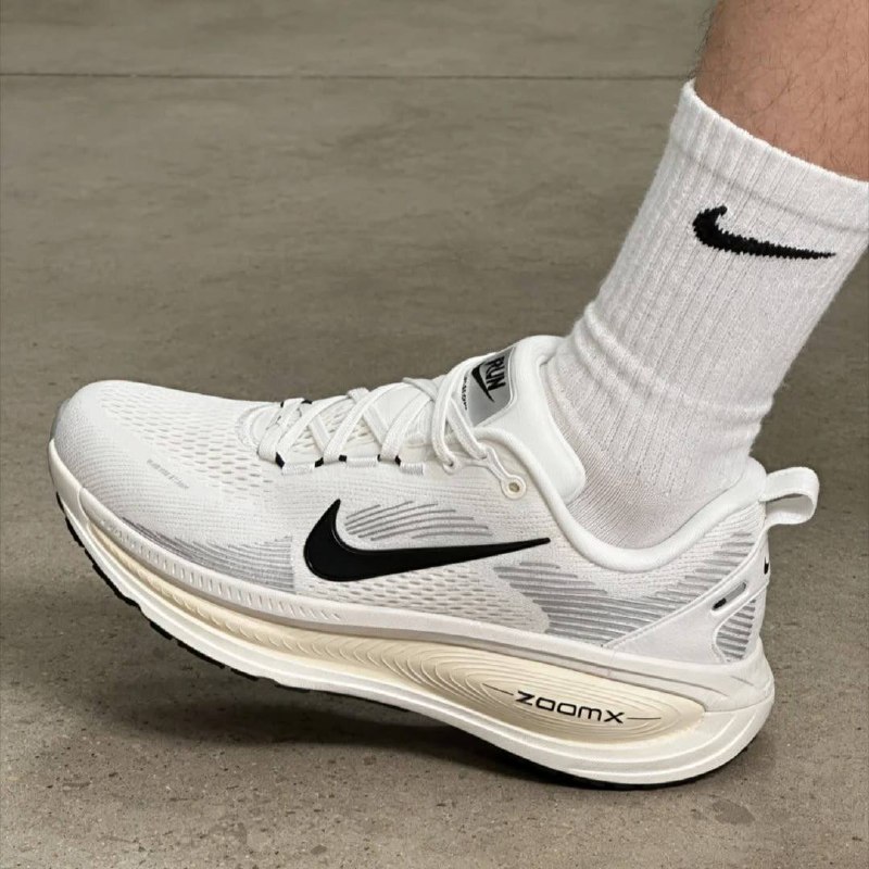 Nike Vomero 18 · Photo 4