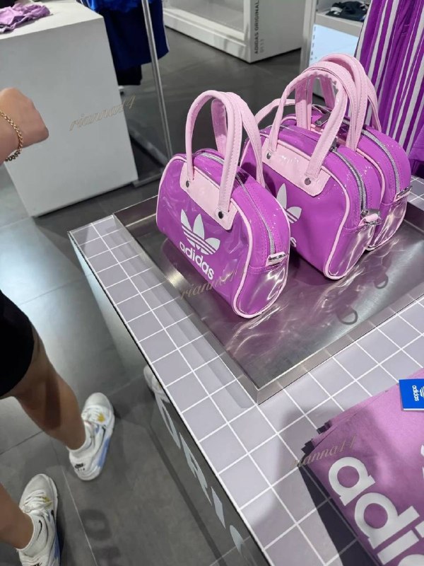 Adidas black tote bag · Photo 2