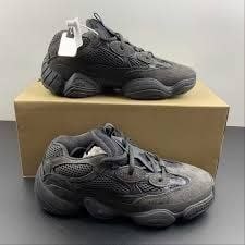 Yeezy 500 sneakers · Photo 2