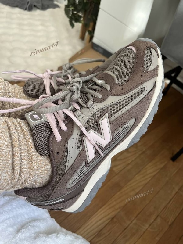 New Balance 204 L